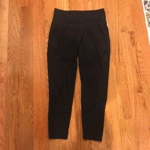 Old Navy Black Pattern Leggings with Mesh Size M